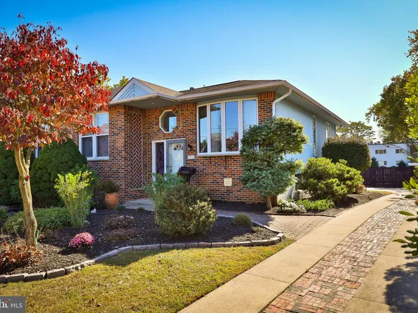 614 Cheswick Rd, Philadelphia, PA 19128