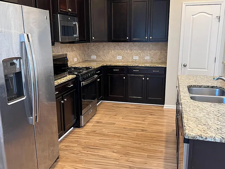 832 Ember Dr — Photo 6