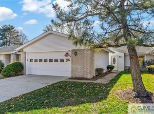 298 Yardley Dr #B, Monroe Township, NJ 08831
