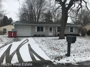 2606 Lawndale Dr, Champaign, IL