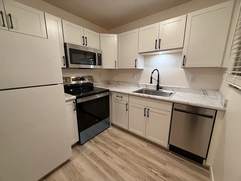 3210 Stephens Ave #2 — Photo 4