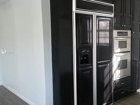 3rd image of 1320 Arthur St Unit 1320