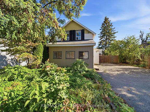 3rd image of 173 Barrie Rd