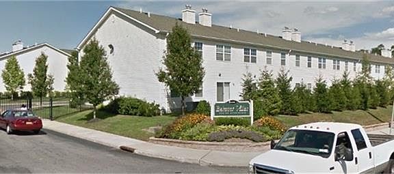 2nd image of 409 Wyandanch Ave