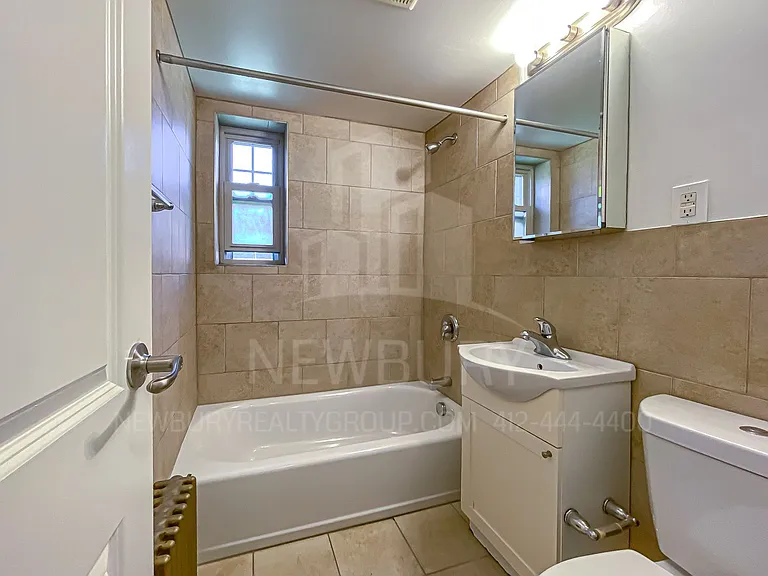 Aspen Court Apartments — Photo 16