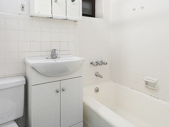 4th image of 201 W 91st St APT 1B
