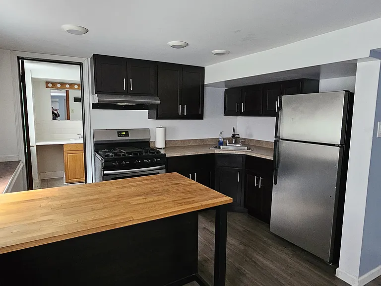 3520 N Narragansett Ave #B — Photo 9