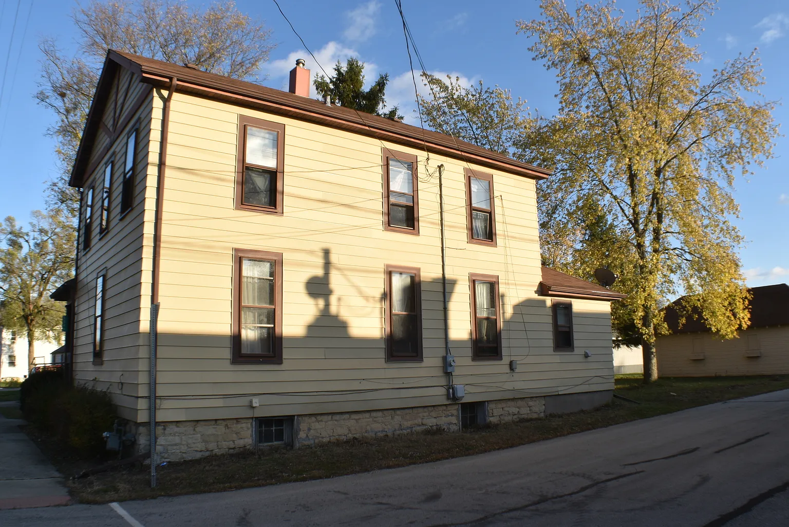 5349 W Main St photo 1