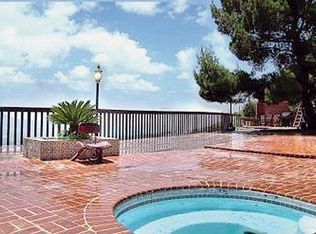 2870 Pinelawn Dr, La Crescenta, CA 91214