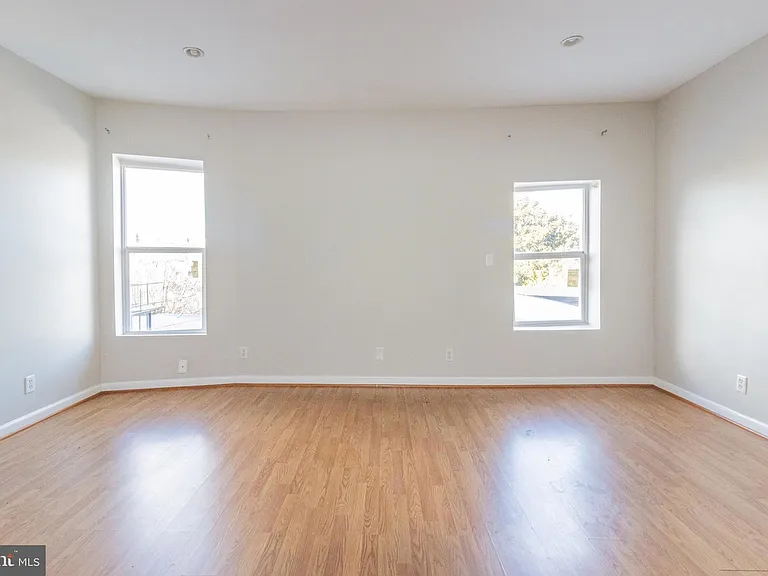 2124 Bolton St #3 — Photo 12