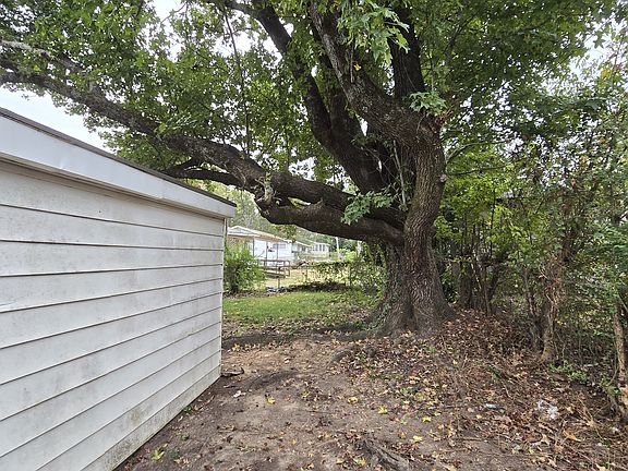 5th image of 54 Hill Ln