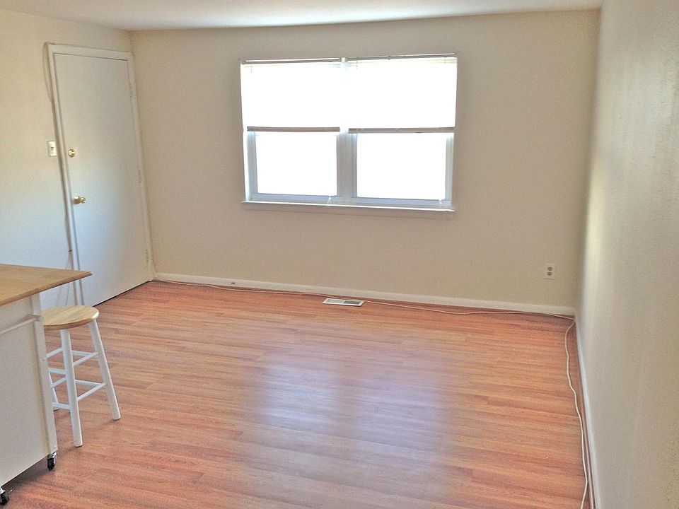Apt. B living room