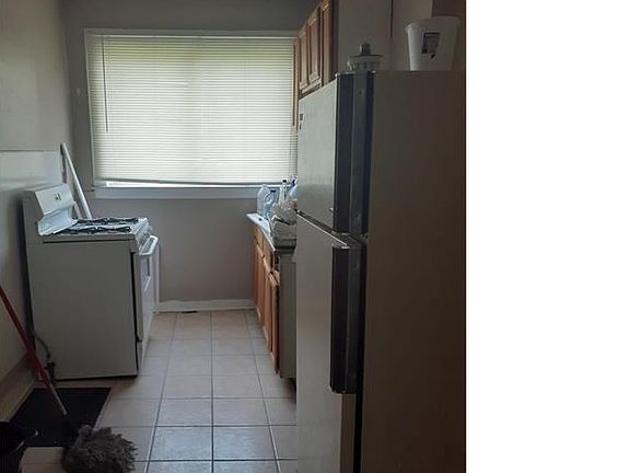 2nd image of 7631 Ironwood Ave #6