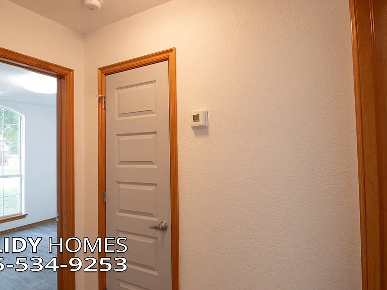 5004 SE 52nd St — Photo 24