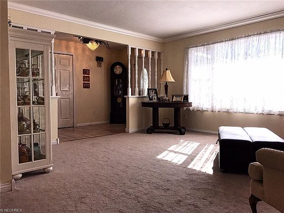 2nd image of 118 Greenway Dr