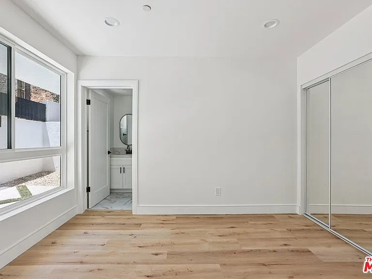 2111 Holly Dr #2 — Photo 2