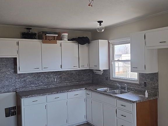 2nd image of 5441 Sargent Dr