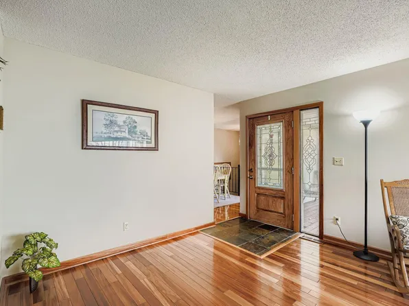 7616 Landau Dr, Bloomington, MN 55438