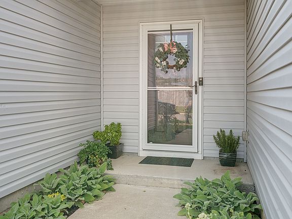 4th image of 2445 Solomon Ln