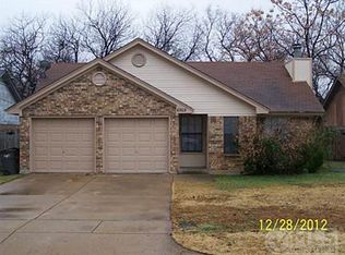 6908 Beaty St, Fort Worth, TX 76112