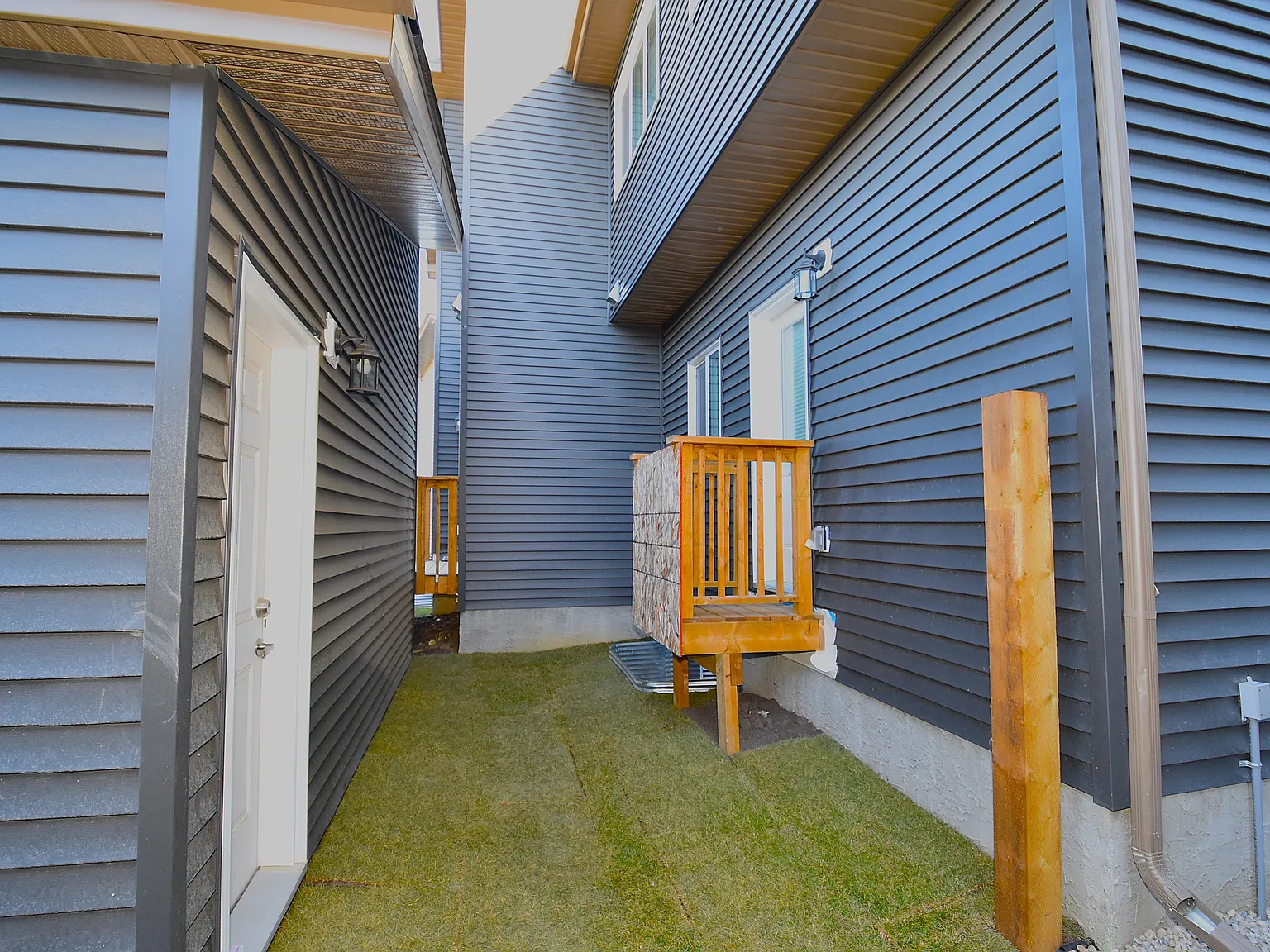 SF175 - 3 Bed 2.5 Bath Upper Duplex in Spruce Grove | 75 Fenwyck Blvd NW — Photo 3