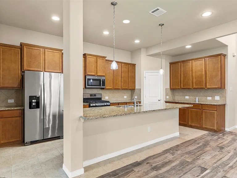 15714 Highlands Cove Dr — Photo 6