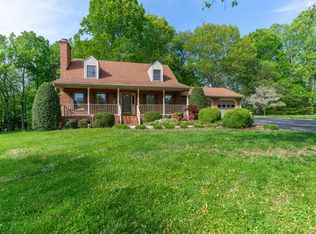1787 Nicopolis Dr, Bedford, VA 24523