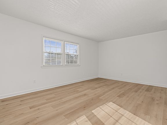 4th image of 86 Summercrest Ave #5786775