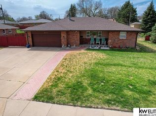 911 Dorsey St, Beatrice, NE 68310