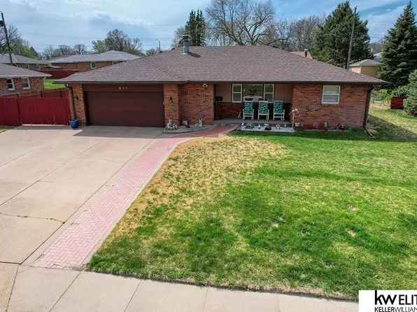 911 Dorsey St, Beatrice, NE 68310