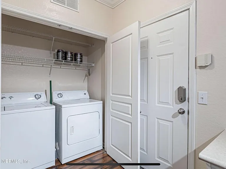 8290 Gate Pkwy W #910 — Photo 9