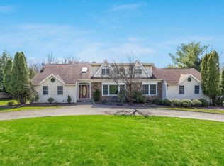 14 E Greenbrook Rd, North Caldwell, NJ 07006