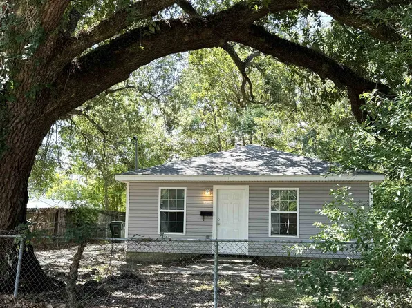 1026 14th St, Lake Charles, LA 70601