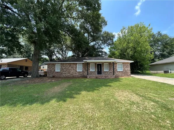 710 Prince Dr, Phenix City, AL 36869