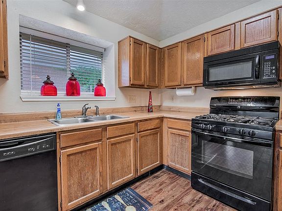4th image of 2614 Eagle Nest Ln