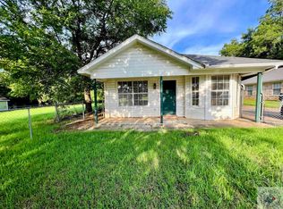 233 S Pecan St, Nash, TX 75569