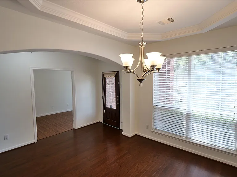 6119 Lakenshire Falls Ln — Photo 5