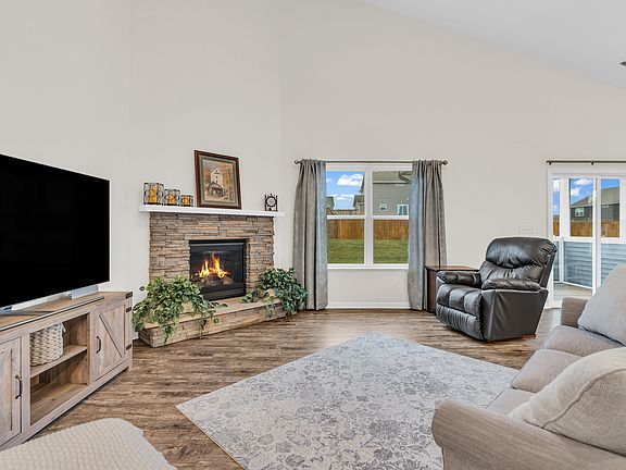 5th image of 1059 Cherry Tree Ln