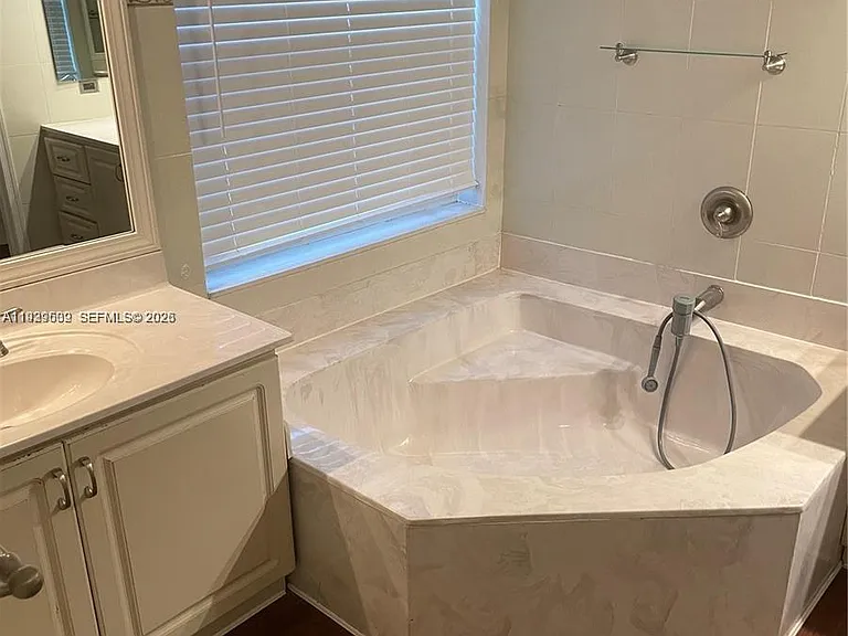 1552 NW 135th Ave — Photo 7