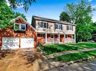 41 Colonial Dr, Amherst, NY 14226