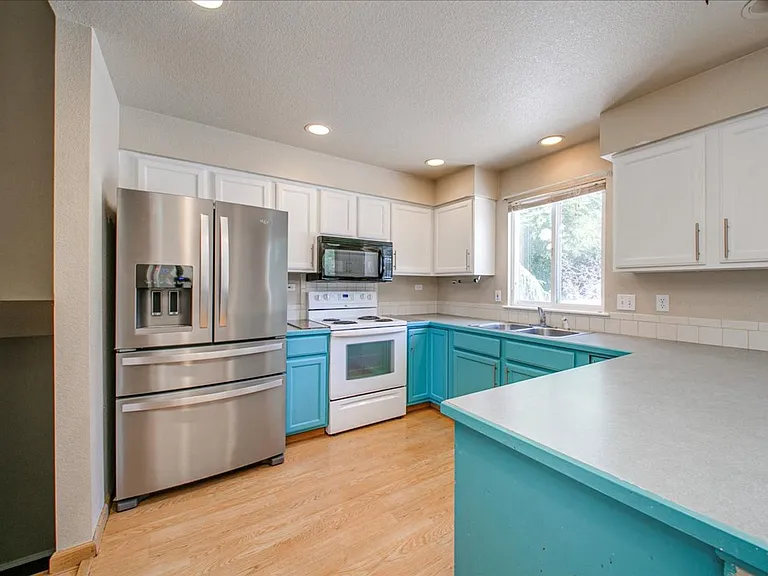 1802 N Heath Ave — Photo 10