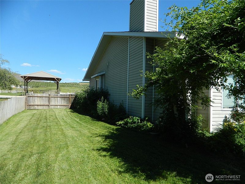 3rd image of 16 Orchard Loop S