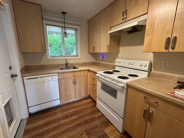 1st Pl SW — Photo 14