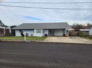 1880 Linnell Ave, Roseburg, OR 97471