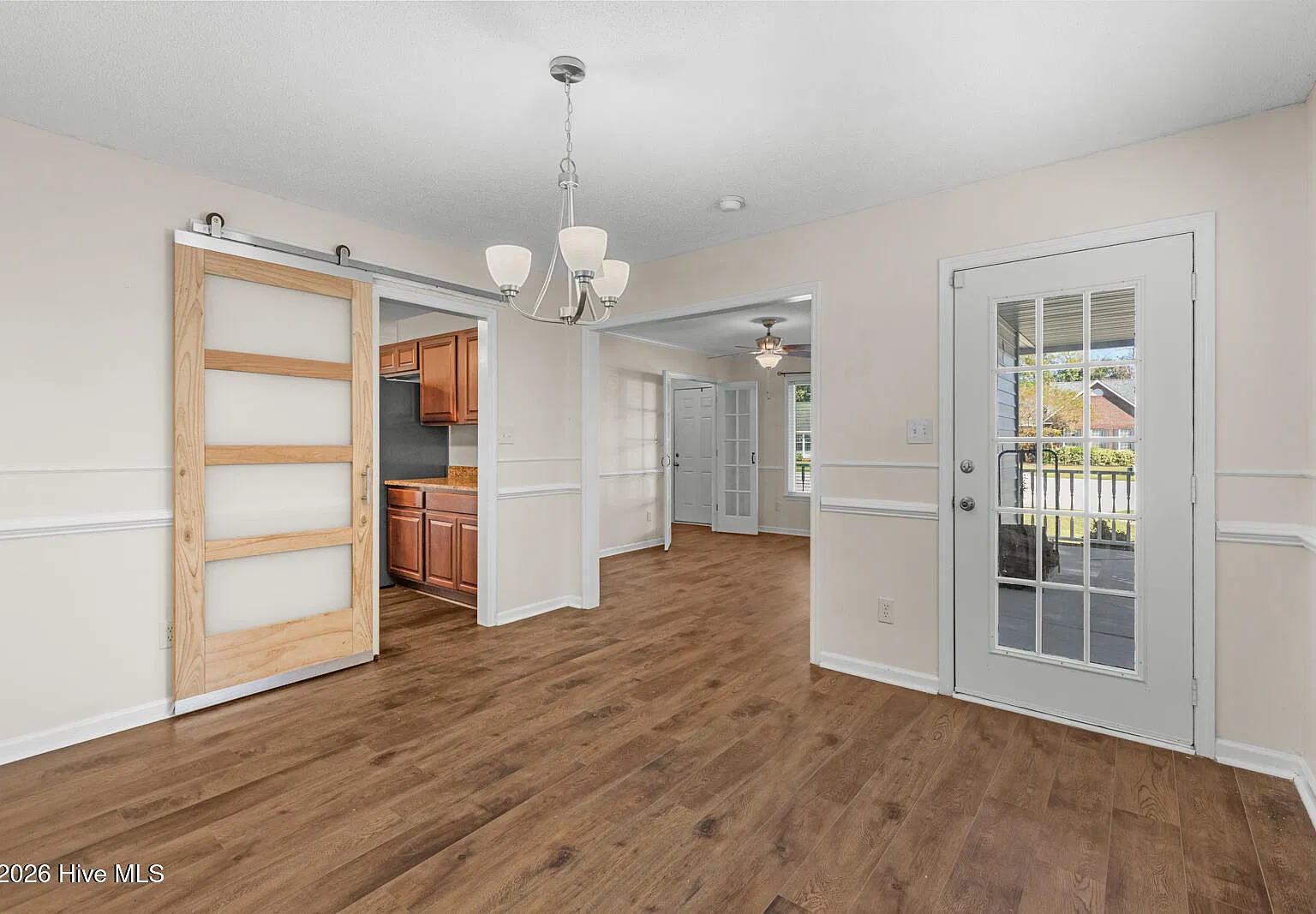 3 bed, 2.5 bath, 2064 sqft, $1,750 — Photo 3