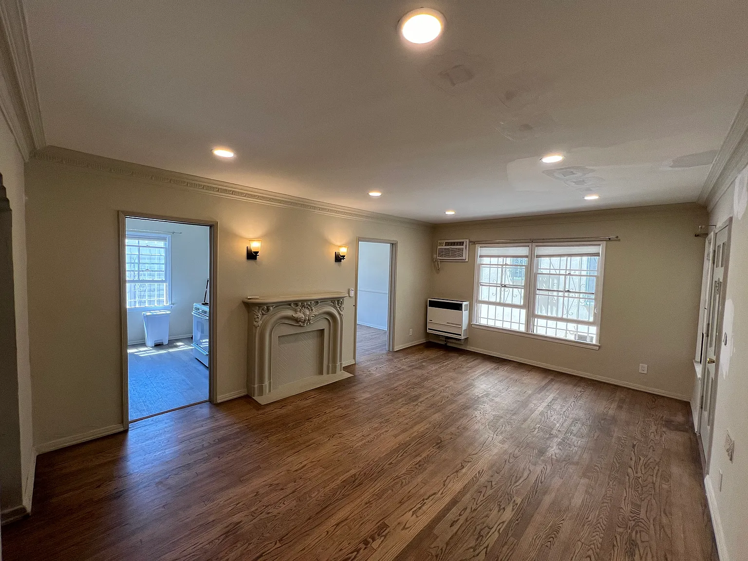 2 bed, 1050 sqft, $3,150 — Photo 4