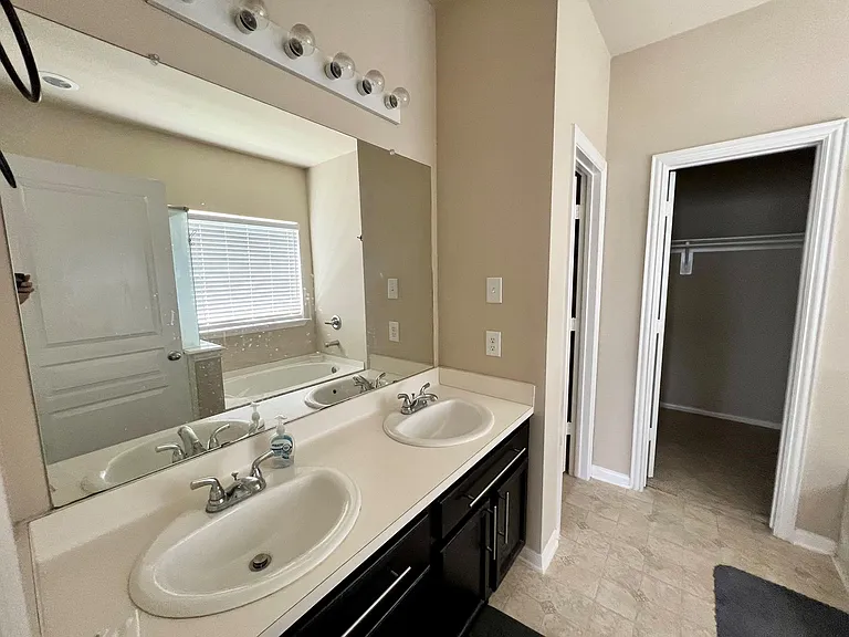 10831 Woodwind Shadows Dr — Photo 16