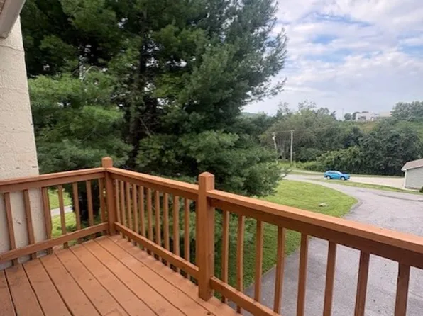 25137 York Dr APT 24, Abingdon, VA 24211