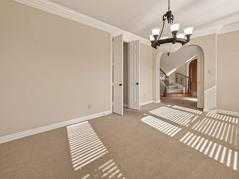 2210 Bywater Dr — Photo 14