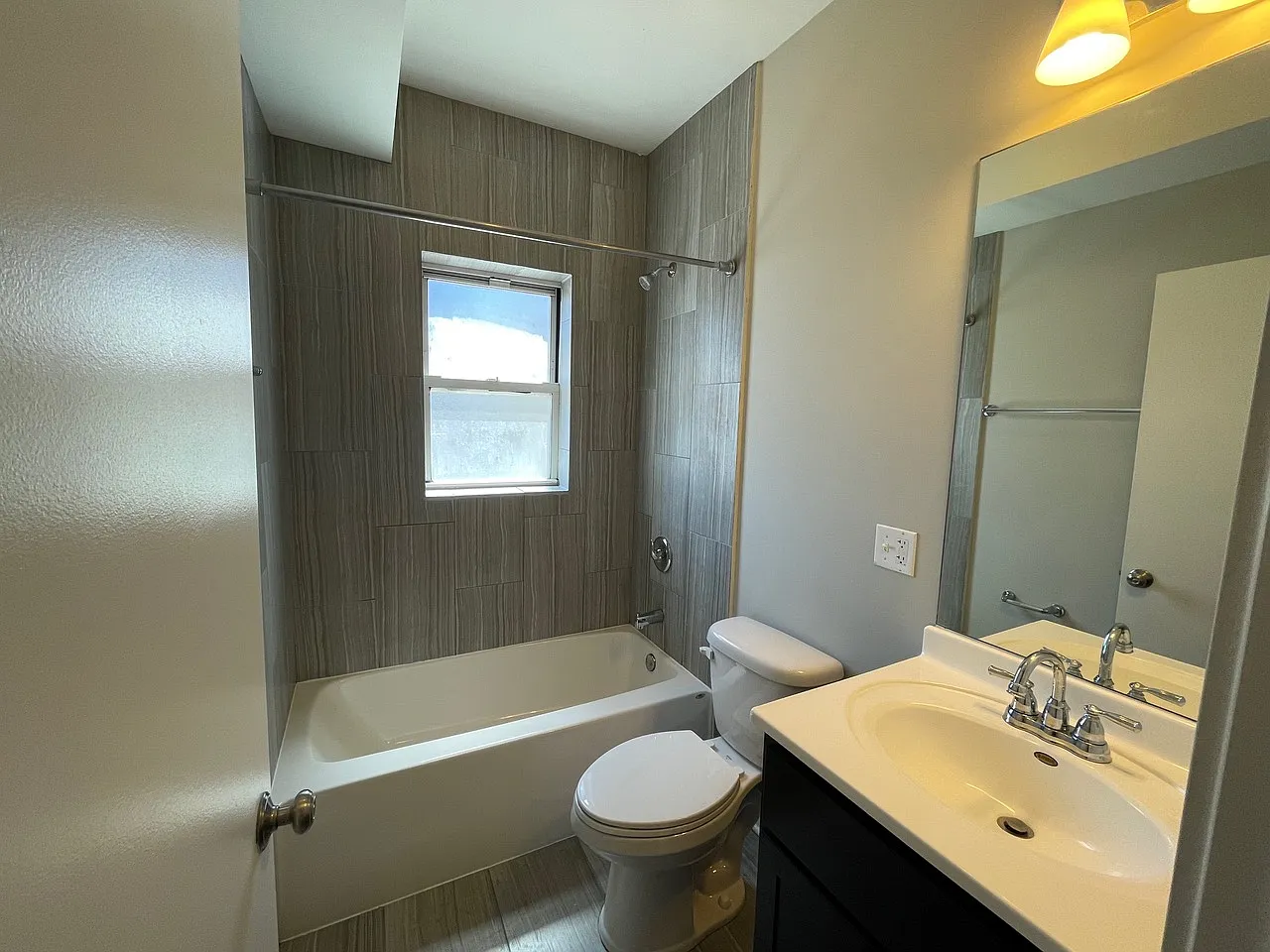 2 bed, $1,837 — Photo 3